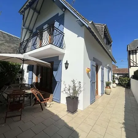 Holiday home Maison 6 Couchages, 200m Benerville-sur-Mer