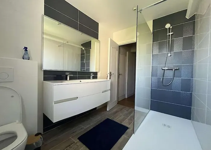 Holiday home Maison 6 Couchages, 200m